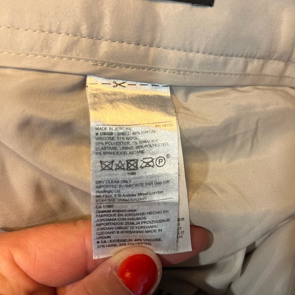 Wool like ankle length trouser pants. Cute buttons on leg. - Picture 5 of 6